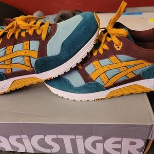 Asics Saga 'Sage and Everglade'